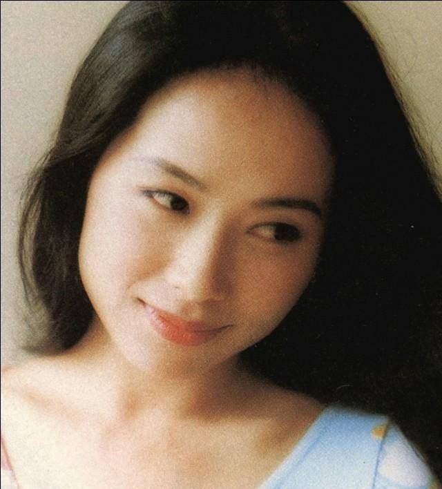 叶童女装如此美丽可怎么也bsport体育登录走不出许仙的影子你们觉得叶童美吗(图2)