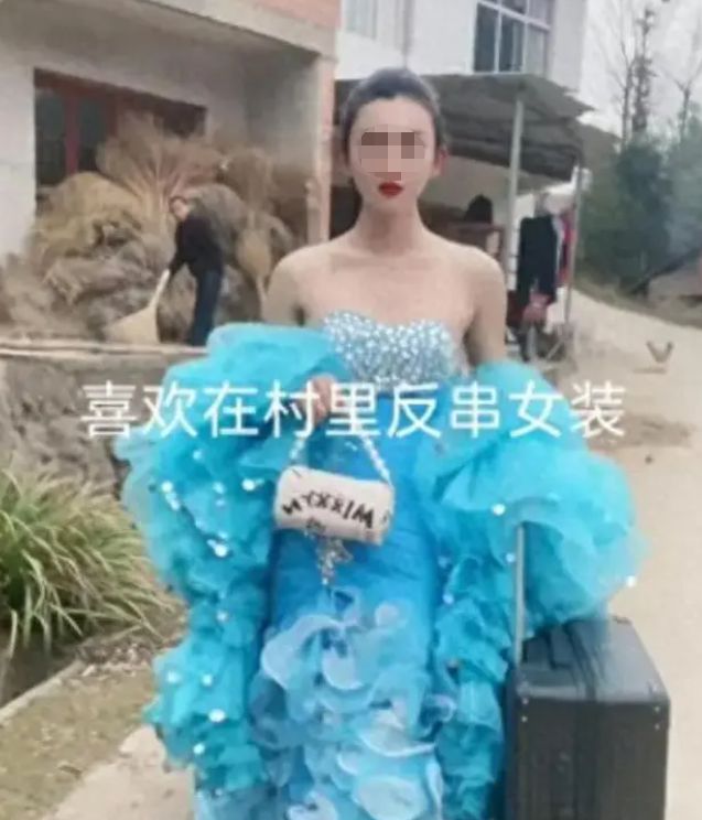 bsport体育入口:bsport体育登录::陕西：男子爱好女装打扮父母不理解村民指指点点：雌雄难辨！(图1)